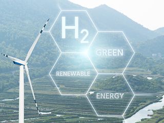 H2 再生可能グリーンエネルギーの森林に覆われた谷